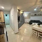 Anau K&l- - Yumbo Apartment *